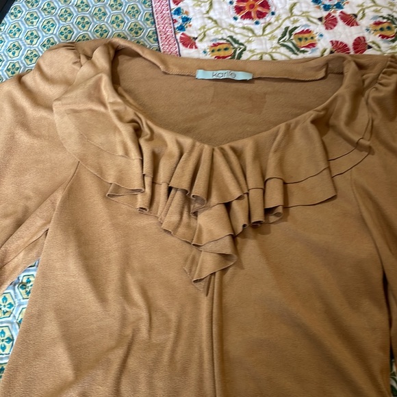Tan faux suede ruffle top - Picture 6 of 7